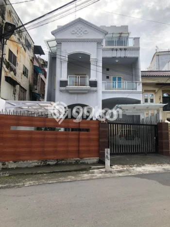 Dijual Rumah Premium dengan Fasilitas Sekitar Lengkap di Medan Kota, Medan Dijual Rumah Premium dengan Fasilitas Sekitar Lengkap di Medan Kota, Medan