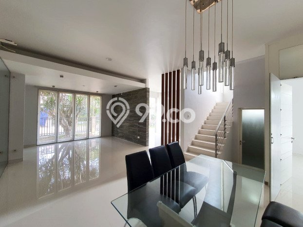 Dijual Rumah Luas Elegan Dengan View Cantik di Citraland, Surabaya Dijual Rumah Luas Elegan Dengan View Cantik di Citraland, Surabaya