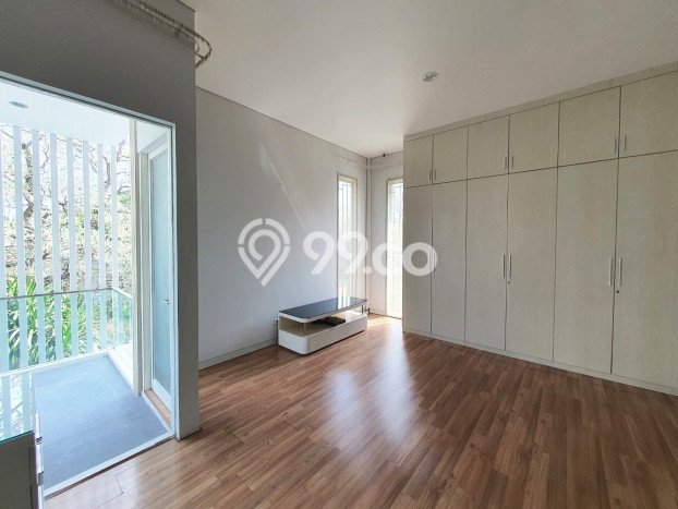 Dijual Rumah Luas Elegan Dengan View Cantik di Citraland, Surabaya Dijual Rumah Luas Elegan Dengan View Cantik di Citraland, Surabaya