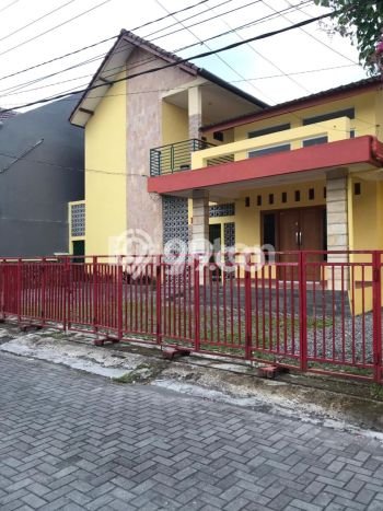 Rumah Elit Modern Tanpa Renovasi di Caturtunggal Sleman Rumah Elit Modern Tanpa Renovasi di Caturtunggal Sleman
