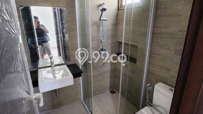 Rumah area Pantai Indah Kapuk, 2 KM, Dekat Pusat Kota, LT 60m² LB 80m² Rumah area Pantai Indah Kapuk, 2 KM, Dekat Pusat Kota, LT 60m² LB 80m²
