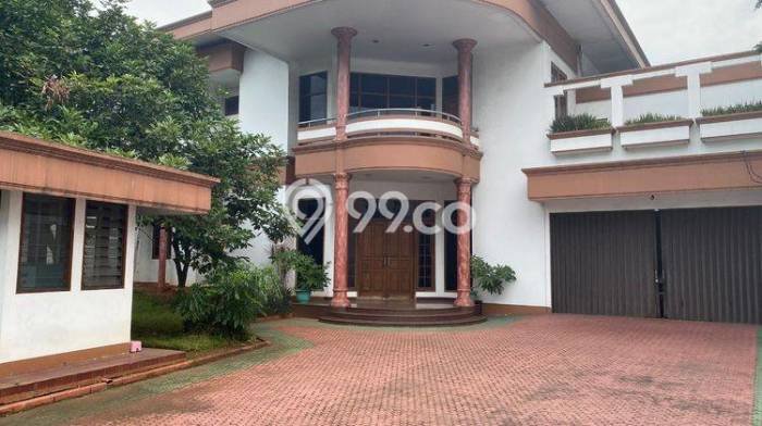 Rumah Berkualitas dengan Luas Tanah 1572m² di Lingkungan Asri Tanjung Duren, Jakarta Barat Rumah Berkualitas dengan Luas Tanah 1572m² di Lingkungan Asri Tanjung Duren, Jakarta Barat