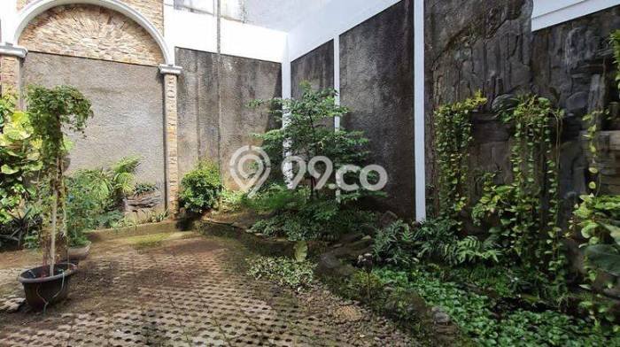 Rumah Eksklusif di Bintaro, Tangerang Selatan, LT 360m² Bangunan 412m² Rumah Eksklusif di Bintaro, Tangerang Selatan, LT 360m² Bangunan 412m²