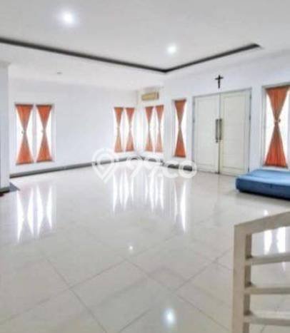 Rumah Nyaman 5 KT Luas Tanah 287m² di Kebon Jeruk, Jakarta Barat Rumah Nyaman 5 KT Luas Tanah 287m² di Kebon Jeruk, Jakarta Barat