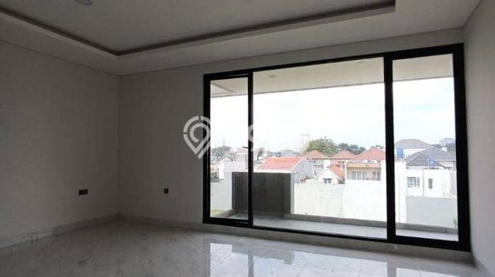 KESEMPATAN EMAS! Rumah Berkualitas area Metland Puri, Jakarta Barat, Luas 225m² Bangunan 345m² KESEMPATAN EMAS! Rumah Berkualitas area Metland Puri, Jakarta Barat, Luas 225m² Bangunan 345m²