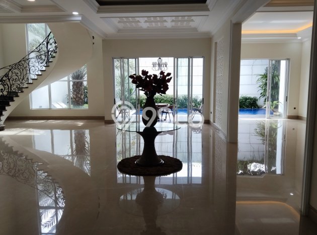 Rumah Elit LB 1050m2 Siap Pakai Desain Elegan di Pondok Indah, Jakarta Selatan Rumah Elit LB 1050m2 Siap Pakai Desain Elegan di Pondok Indah, Jakarta Selatan