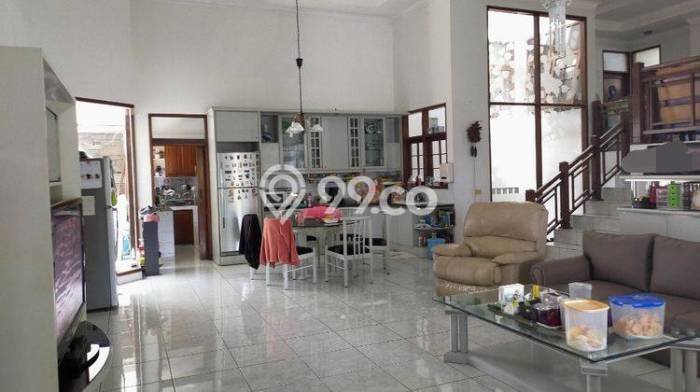 Rumah Luxury Modern Tanpa Renovasi di Surya Sumantri Bandung Rumah Luxury Modern Tanpa Renovasi di Surya Sumantri Bandung