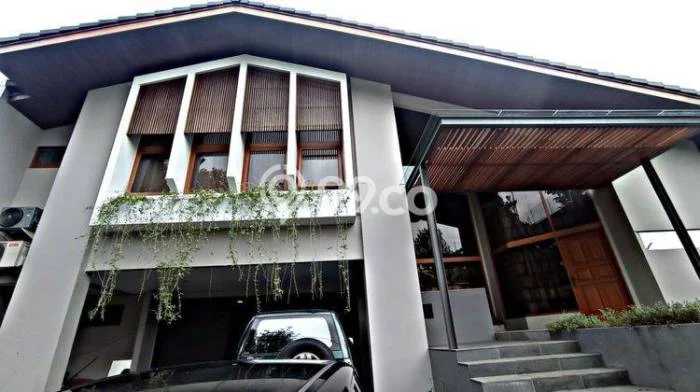 Rumah Elit Modern Tanpa Renovasi di Setiabudi Bandung Rumah Elit Modern Tanpa Renovasi di Setiabudi Bandung