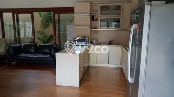 Hunian Elit LB 188m2 Siap Pakai Desain Elegan di Umalas, Badung Hunian Elit LB 188m2 Siap Pakai Desain Elegan di Umalas, Badung