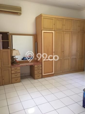 Rumah Area Nyaman di Serpong, Tangerang Selatan, LT 349m2m² LB 113m2m² Rumah Area Nyaman di Serpong, Tangerang Selatan, LT 349m2m² LB 113m2m²