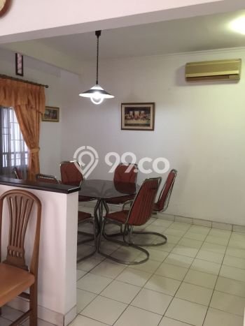 Rumah Area Nyaman di Serpong, Tangerang Selatan, LT 349m2m² LB 113m2m² Rumah Area Nyaman di Serpong, Tangerang Selatan, LT 349m2m² LB 113m2m²