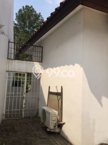 Rumah Area Nyaman di Serpong, Tangerang Selatan, LT 349m2m² LB 113m2m² Rumah Area Nyaman di Serpong, Tangerang Selatan, LT 349m2m² LB 113m2m²