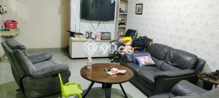 Dijual Rumah Luas Megah Dengan View Cantik di Taman Meruya, Jakarta Barat Dijual Rumah Luas Megah Dengan View Cantik di Taman Meruya, Jakarta Barat