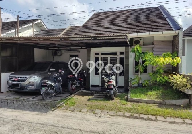 Rumah Strategis Modern Lb 100m2 di Marpoyan Damai, Pekanbaru Rumah Strategis Modern Lb 100m2 di Marpoyan Damai, Pekanbaru