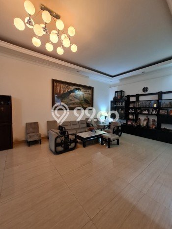 Hunian Mewah Dijual LT 524m2 di Kebon Jeruk, Jakarta Barat Hunian Mewah Dijual LT 524m2 di Kebon Jeruk, Jakarta Barat