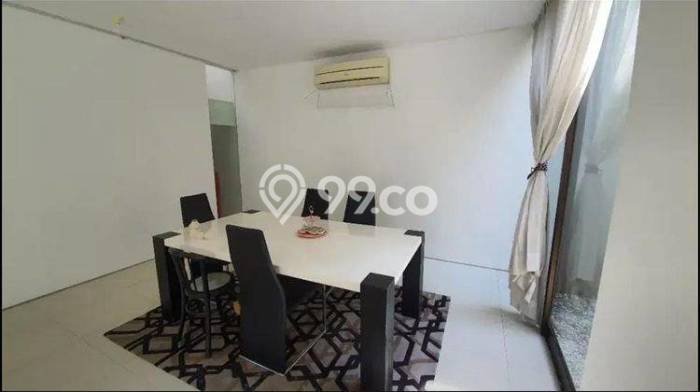 Jual Rumah Mewah Elegan Dengan View Eksklusif di Babatan, Surabaya Jual Rumah Mewah Elegan Dengan View Eksklusif di Babatan, Surabaya