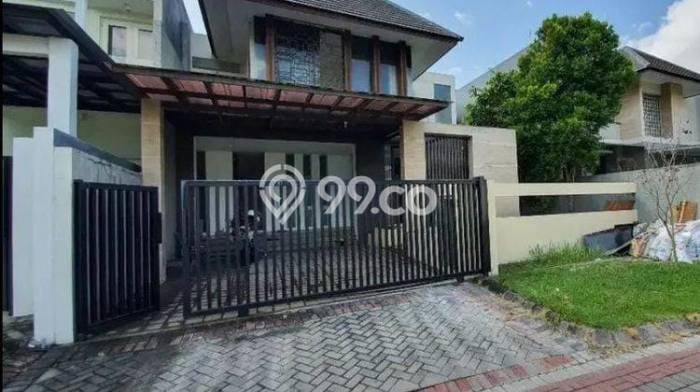 Jual Rumah Mewah Elegan Dengan View Eksklusif di Babatan, Surabaya Jual Rumah Mewah Elegan Dengan View Eksklusif di Babatan, Surabaya