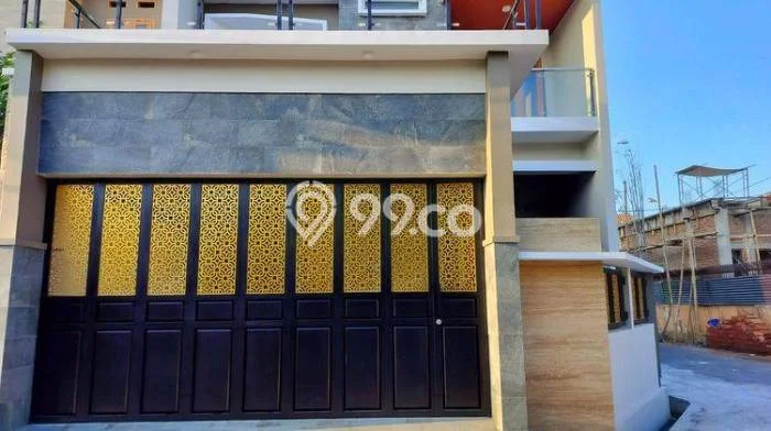 Dijual Rumah Premium dengan Fasilitas Sekitar Komplit di Banjarsari, Surakarta Dijual Rumah Premium dengan Fasilitas Sekitar Komplit di Banjarsari, Surakarta