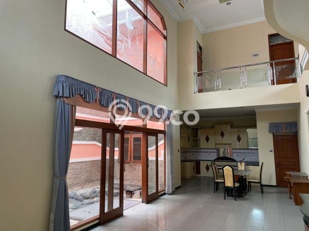 Rumah Elit LB 448m2 Siap Huni Desain Elegan di Pajajaran, Bandung Rumah Elit LB 448m2 Siap Huni Desain Elegan di Pajajaran, Bandung