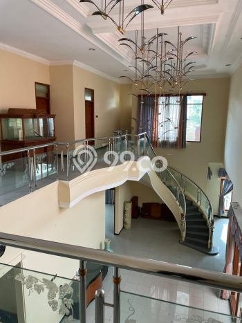 Rumah Elit LB 448m2 Siap Huni Desain Elegan di Pajajaran, Bandung Rumah Elit LB 448m2 Siap Huni Desain Elegan di Pajajaran, Bandung