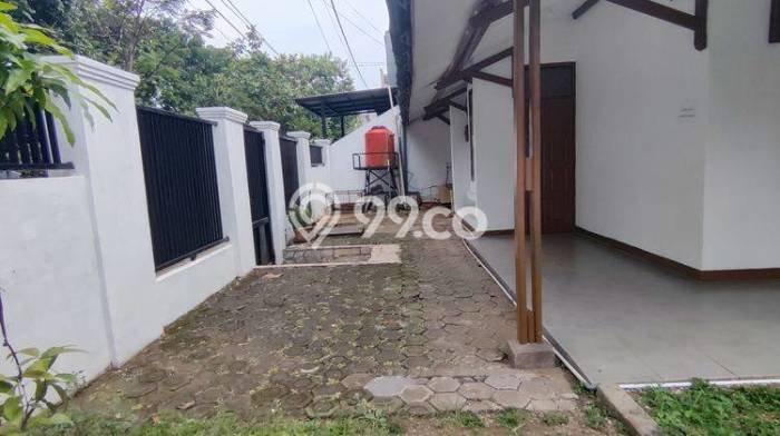 Disewakan! Rumah 4 Kamar Tidur &
2 Kamar Mandi di Peta, Bandung Disewakan! Rumah 4 Kamar Tidur &
2 Kamar Mandi di Peta, Bandung