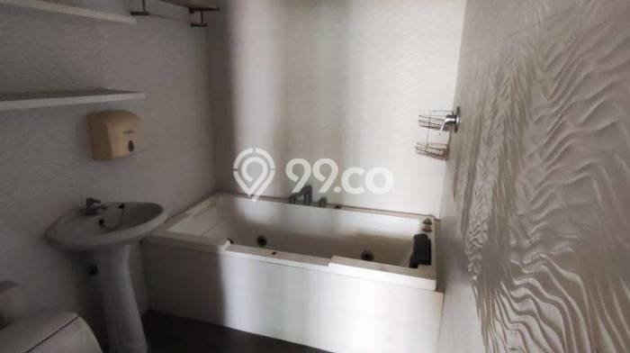 LIMITED OFFER! Rumah Berkualitas area Buah Batu, LT 356m² Bangunan 590m² LIMITED OFFER! Rumah Berkualitas area Buah Batu, LT 356m² Bangunan 590m²