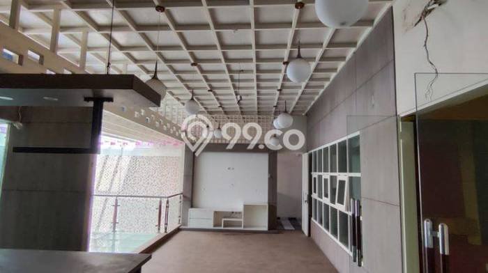 LIMITED OFFER! Rumah Berkualitas area Buah Batu, LT 356m² Bangunan 590m² LIMITED OFFER! Rumah Berkualitas area Buah Batu, LT 356m² Bangunan 590m²