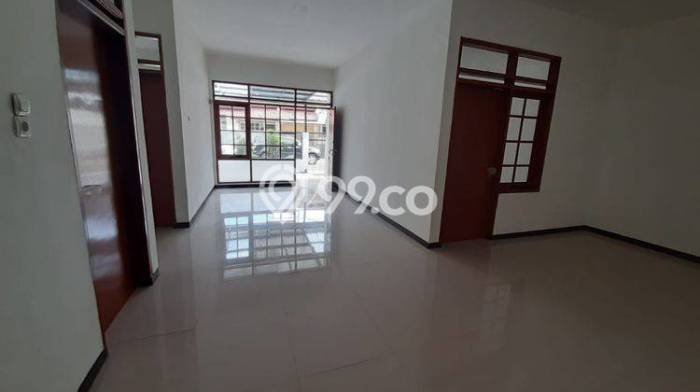 Rumah Modern 4 KT LT 135m2 di Taman Kopo Indah Rumah Modern 4 KT LT 135m2 di Taman Kopo Indah