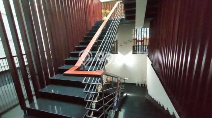 Ready to Use! Premium House LT 750m2 Desain Elegan di Setra Duta Ready to Use! Premium House LT 750m2 Desain Elegan di Setra Duta