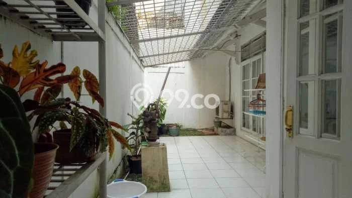 Disewakan! Rumah 4 Kamar Tidur &
4 Kamar Mandi di Bintaro, Jakarta Selatan Disewakan! Rumah 4 Kamar Tidur &
4 Kamar Mandi di Bintaro, Jakarta Selatan