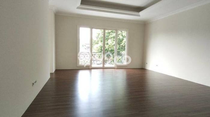 Rumah Strategis area , Jakarta Selatan, LT 1149m2m² Bangunan 1700m2m² - BISA KPR! Rumah Strategis area , Jakarta Selatan, LT 1149m2m² Bangunan 1700m2m² - BISA KPR!