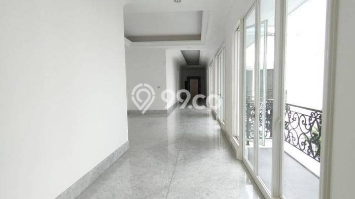 Rumah Strategis area , Jakarta Selatan, LT 1149m2m² Bangunan 1700m2m² - BISA KPR! Rumah Strategis area , Jakarta Selatan, LT 1149m2m² Bangunan 1700m2m² - BISA KPR!