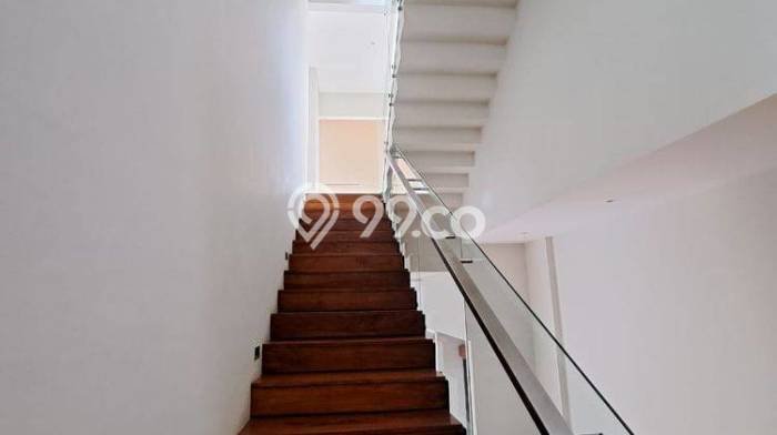 Rumah Luxury Modern Tanpa Renovasi di BSD Bukit Golf Tangerang Rumah Luxury Modern Tanpa Renovasi di BSD Bukit Golf Tangerang