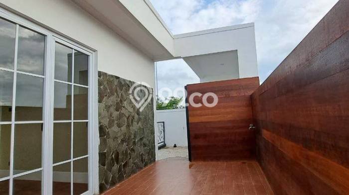 Rumah Elit Modern Tanpa Renovasi di BSD The Icon Tangerang Rumah Elit Modern Tanpa Renovasi di BSD The Icon Tangerang