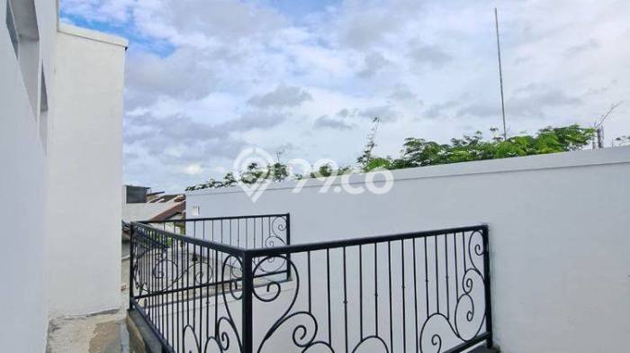 Rumah Elit Modern Tanpa Renovasi di BSD The Icon Tangerang Rumah Elit Modern Tanpa Renovasi di BSD The Icon Tangerang