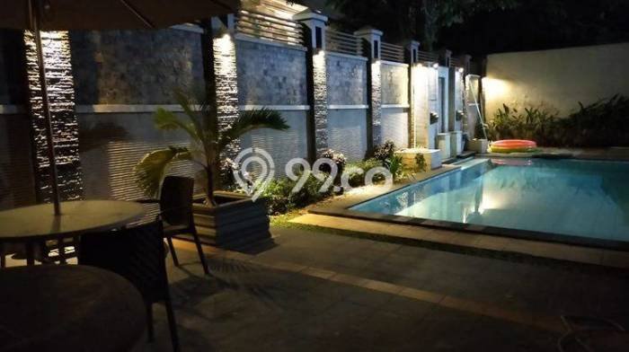 Rumah Elit Modern Siap Huni di Ragunan Jakarta Selatan Rumah Elit Modern Siap Huni di Ragunan Jakarta Selatan