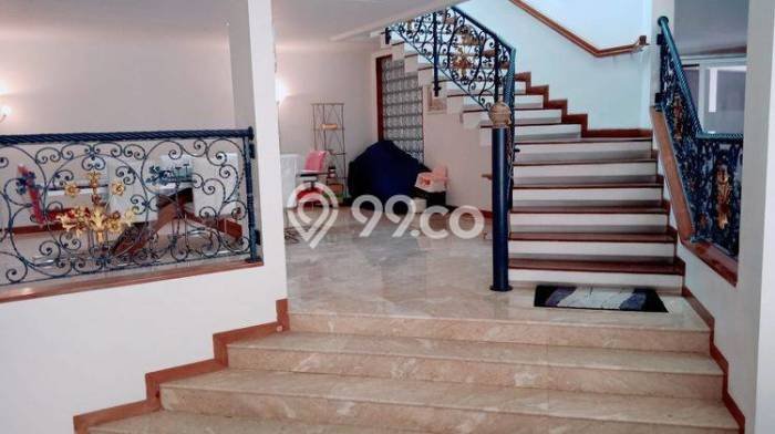 Rumah Elit Modern Siap Huni di Ragunan Jakarta Selatan Rumah Elit Modern Siap Huni di Ragunan Jakarta Selatan