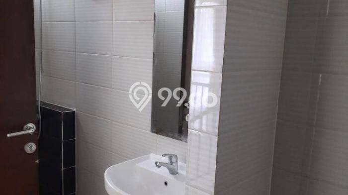 Disewakan! Rumah 3 Kamar Tidur &
3 Kamar Mandi di BSD The Icon, Tangerang Disewakan! Rumah 3 Kamar Tidur &
3 Kamar Mandi di BSD The Icon, Tangerang