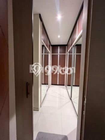 Hunian Mewah LB 260m2 Siap Pakai Desain Elegan di Bukit Sari, Semarang Hunian Mewah LB 260m2 Siap Pakai Desain Elegan di Bukit Sari, Semarang