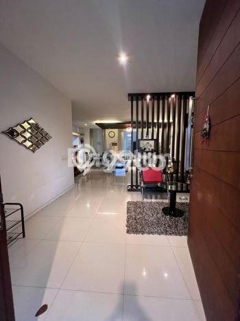 Hunian Mewah LB 260m2 Siap Pakai Desain Elegan di Bukit Sari, Semarang Hunian Mewah LB 260m2 Siap Pakai Desain Elegan di Bukit Sari, Semarang