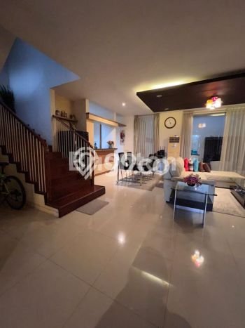 Hunian Mewah LB 260m2 Siap Pakai Desain Elegan di Bukit Sari, Semarang Hunian Mewah LB 260m2 Siap Pakai Desain Elegan di Bukit Sari, Semarang