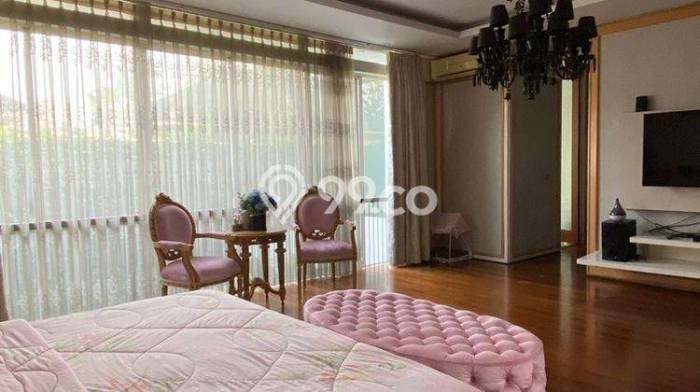 Rumah Nyaman di Kota Baru Parahyangan, Bandung, LT 420m2m² LB 349m2m² Rumah Nyaman di Kota Baru Parahyangan, Bandung, LT 420m2m² LB 349m2m²