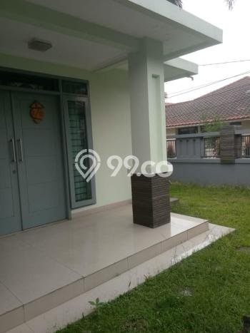 Disewakan! Rumah 4 Kamar Tidur &
3 Kamar Mandi di BKR, Bandung Disewakan! Rumah 4 Kamar Tidur &
3 Kamar Mandi di BKR, Bandung