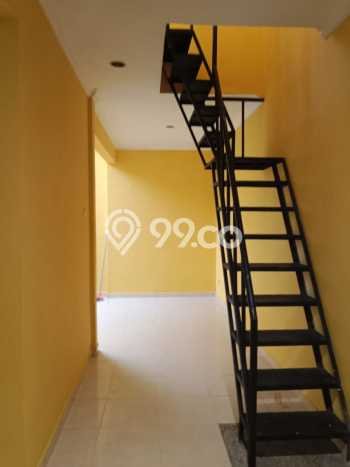 Rumah dengan Lokasi Strategis 2 KT di Bintaro, Jakarta Selatan Rumah dengan Lokasi Strategis 2 KT di Bintaro, Jakarta Selatan