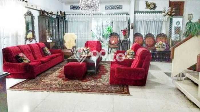 Rumah Klasik Di Lokasi Prestigius Simprug Rumah Klasik Di Lokasi Prestigius Simprug