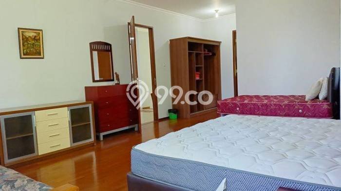 Rumah di Sayap Dago, 3 KM, Lingkungan Elite, LT 500m² Bangunan 200m² Rumah di Sayap Dago, 3 KM, Lingkungan Elite, LT 500m² Bangunan 200m²
