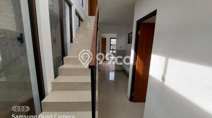 Rumah Modern area Lengkong, Bandung, Luas 104m² LB 135m² Rumah Modern area Lengkong, Bandung, Luas 104m² LB 135m²