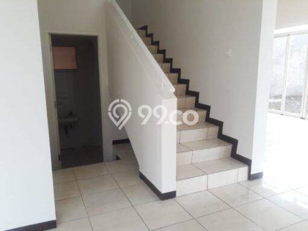 Rumah Strategis area Kota Baru Parahyangan, Akses ke Kota Baru Parahyangan, Bandung, Bandung - LT 303m² Rumah Strategis area Kota Baru Parahyangan, Akses ke Kota Baru Parahyangan, Bandung, Bandung - LT 303m²