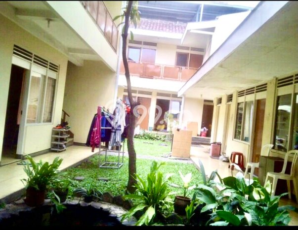 Hunian Mewah LB 450m2 Siap Pakai Desain Elegan di Sumurbandung, Bandung Hunian Mewah LB 450m2 Siap Pakai Desain Elegan di Sumurbandung, Bandung