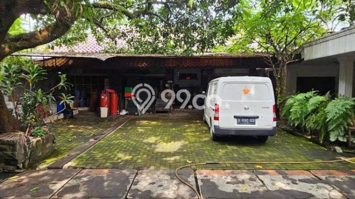 INVESTASI TEPAT! Rumah area Kemang, Luas 1007m² Bangunan 700m² INVESTASI TEPAT! Rumah area Kemang, Luas 1007m² Bangunan 700m²